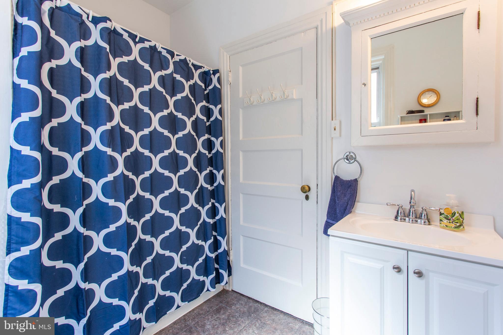 4635 Spruce Street Philadelphia, PA 19139 - Photo 33 of 53 3rd floor bathroom