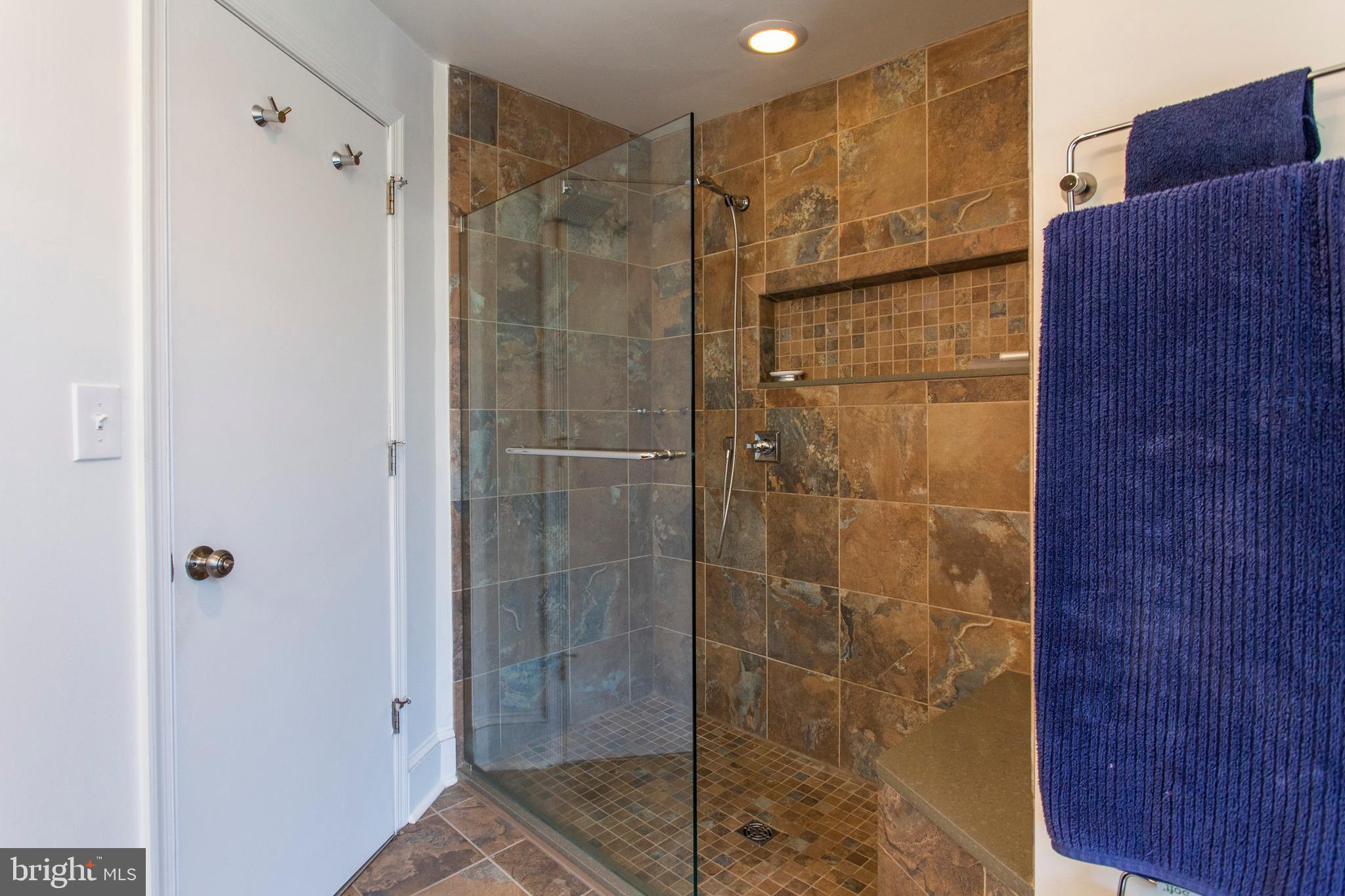 4635 Spruce Street Philadelphia, PA 19139 - Photo 47 of 53 4th floor bathroom