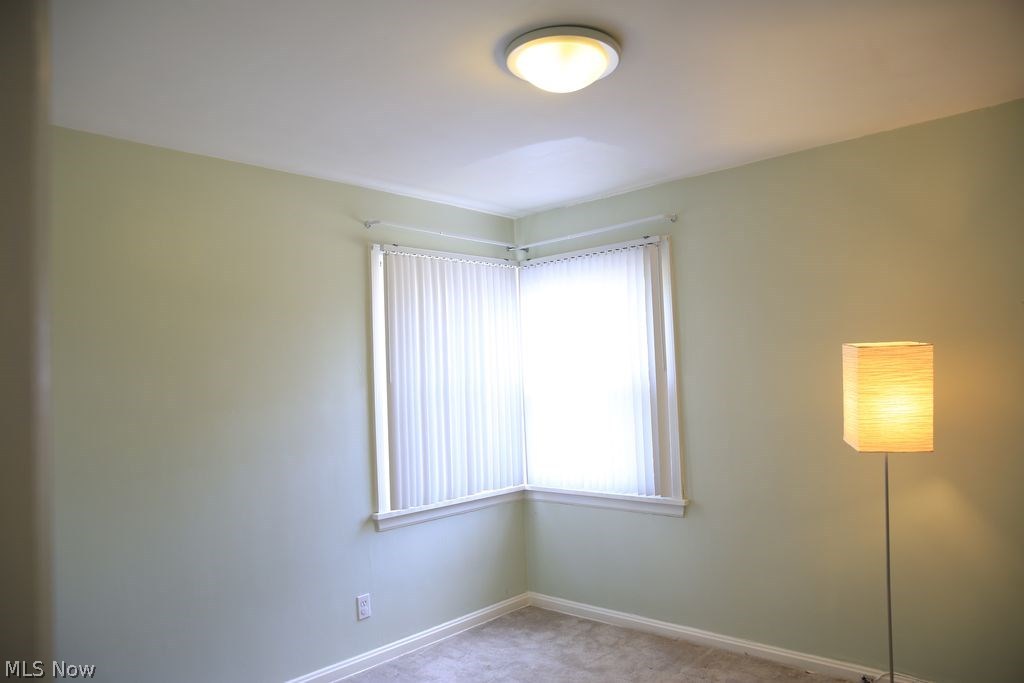 4198 Lambert Road Cleveland, OH 44121 - Photo 7 of 22
