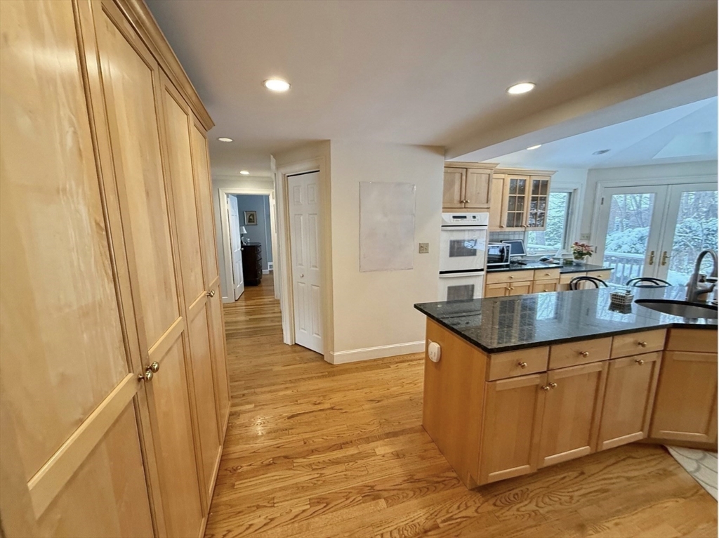 124 Pilgrim Road Wellesley, MA 02481 - Photo 23 of 24