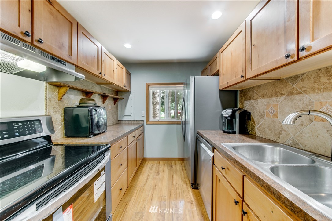 340 East Canyon View Road Belfair, WA 98528 - Photo 8 of 24