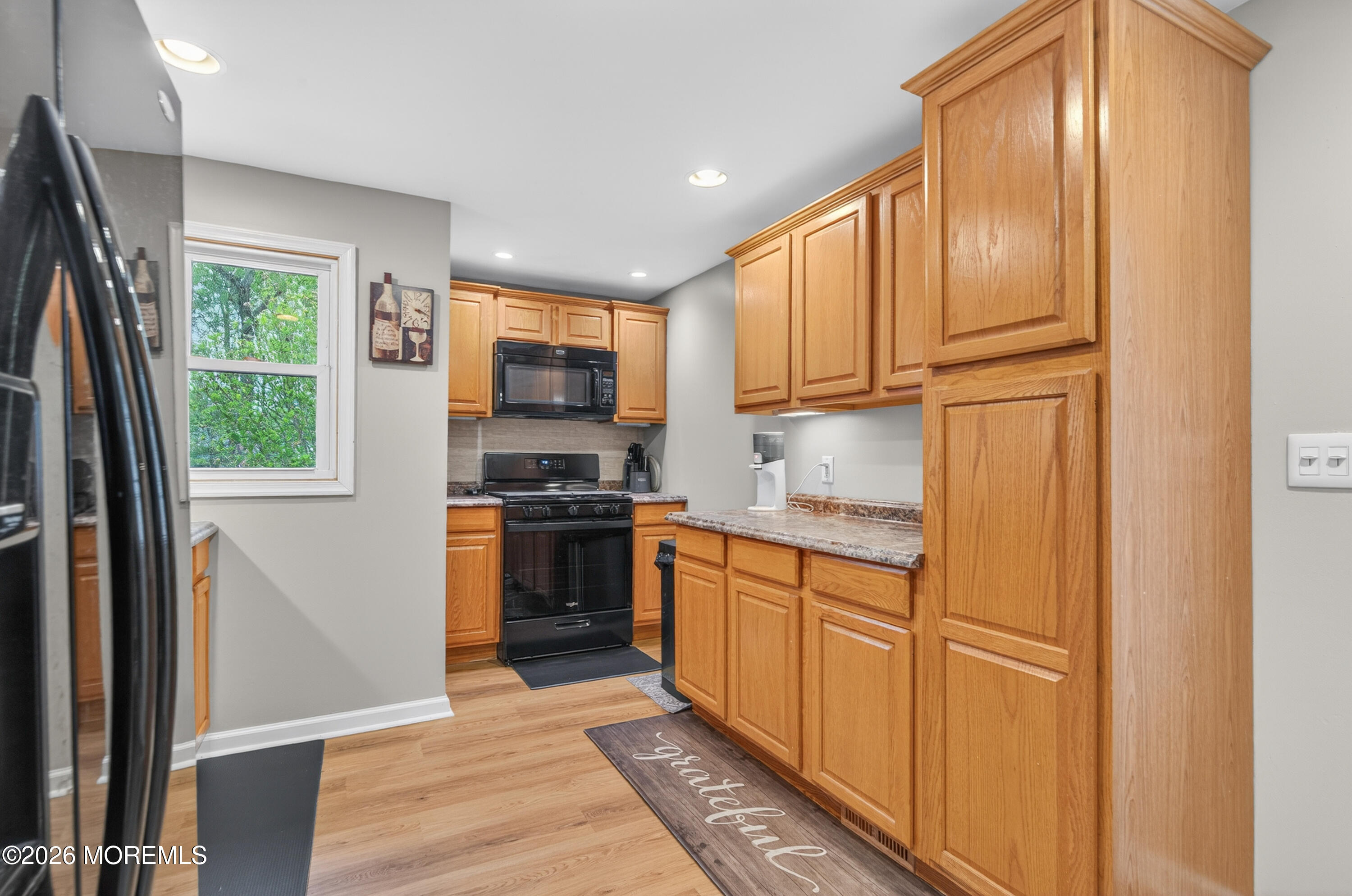 226 Sunset Lane Howell, NJ 07731 - Photo 12 of 33 012