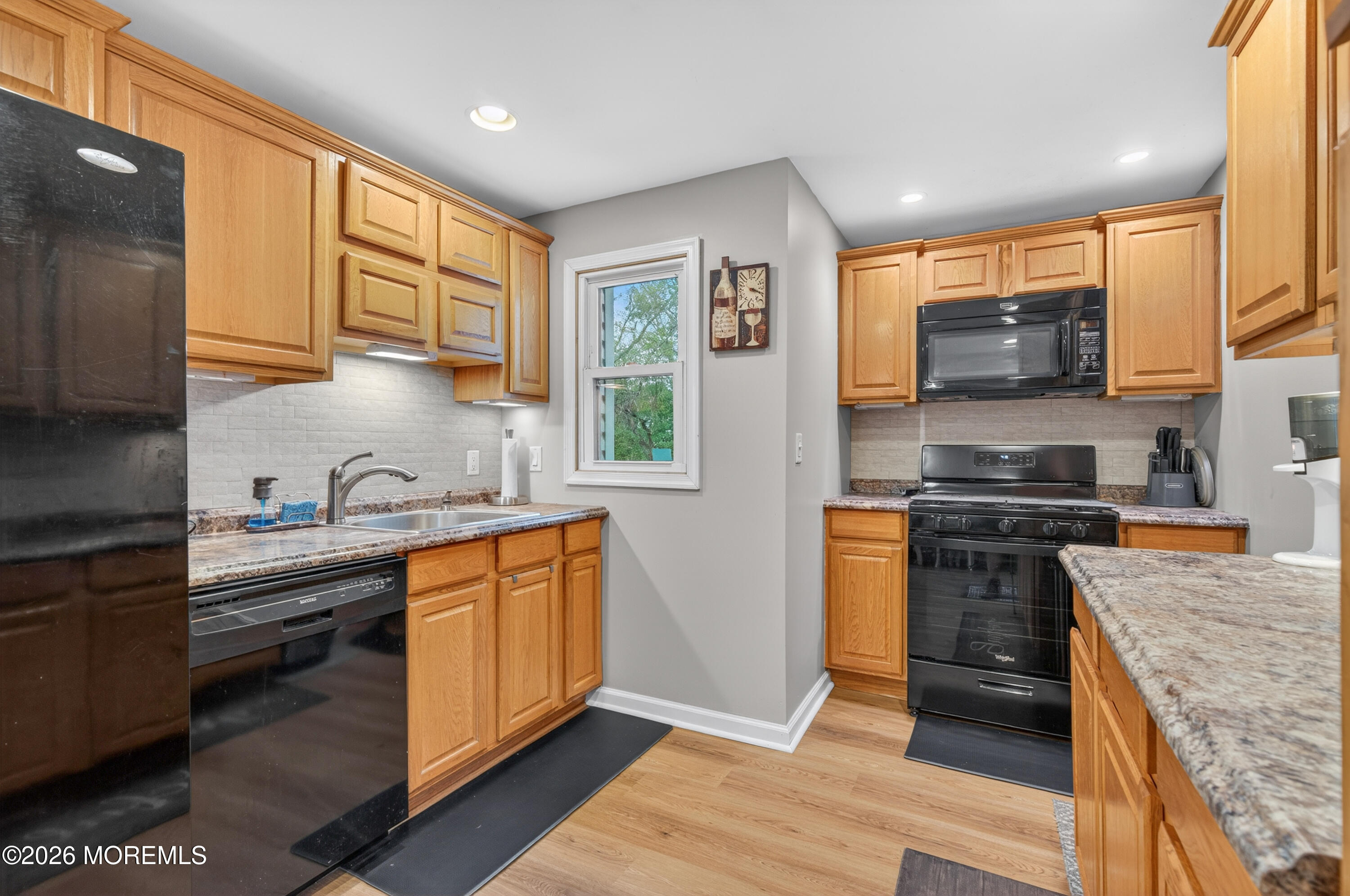 226 Sunset Lane Howell, NJ 07731 - Photo 15 of 33 015