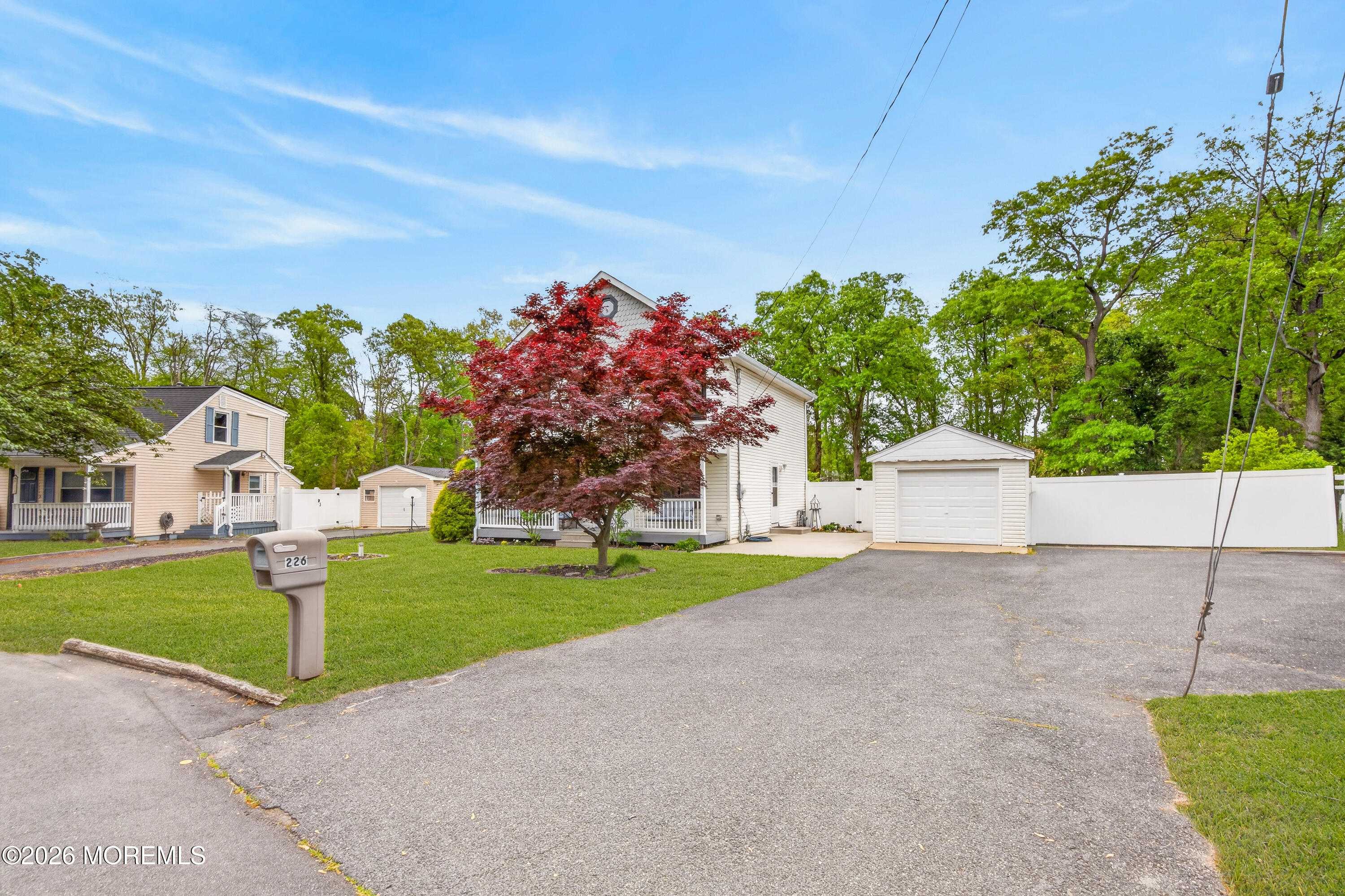 226 Sunset Lane Howell, NJ 07731 - Photo 4 of 33 004