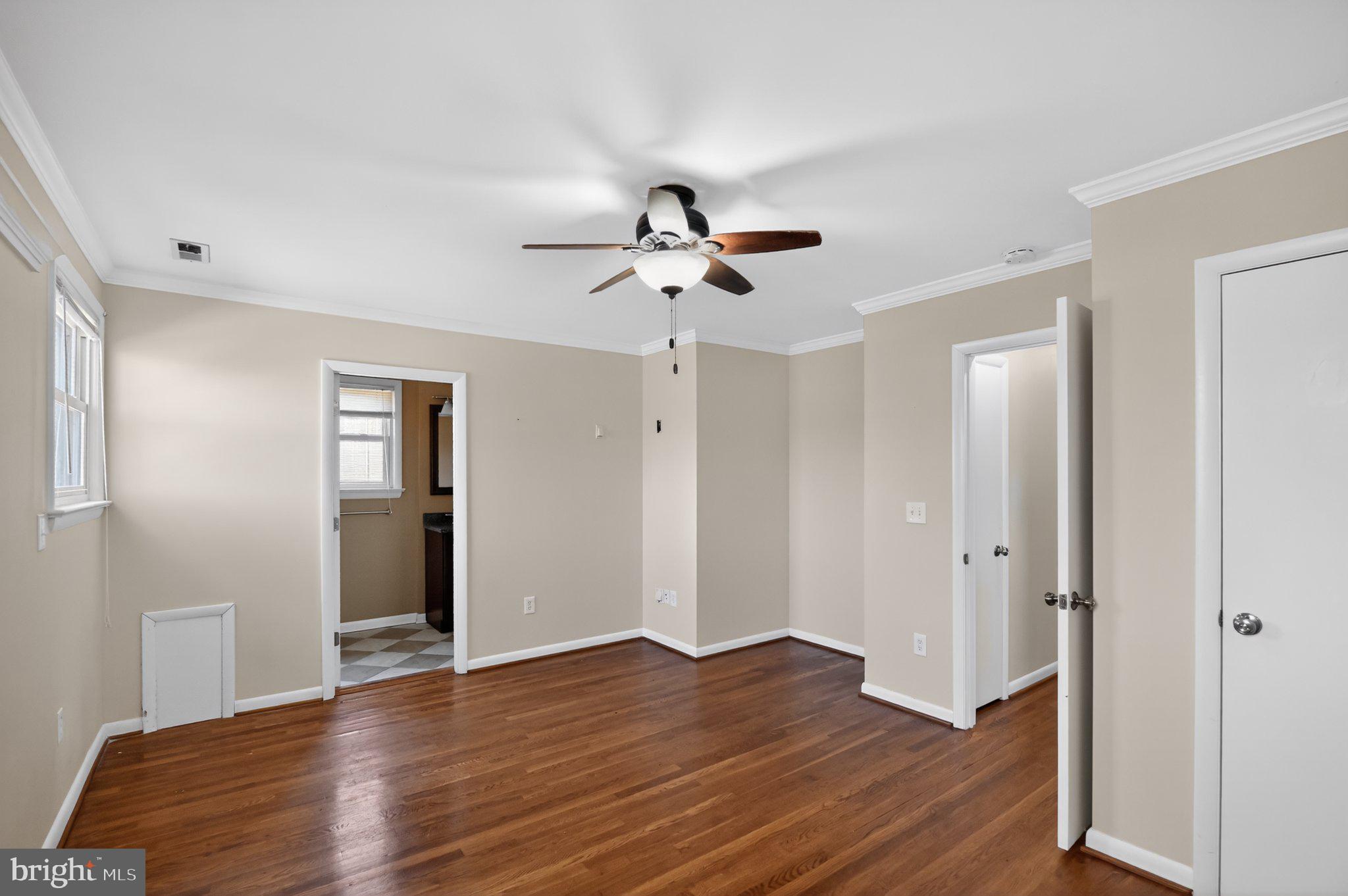 7391 Baldwin Ridge Road Warrenton, VA 20187 - Photo 8 of 31 Bright and airy room with charm.