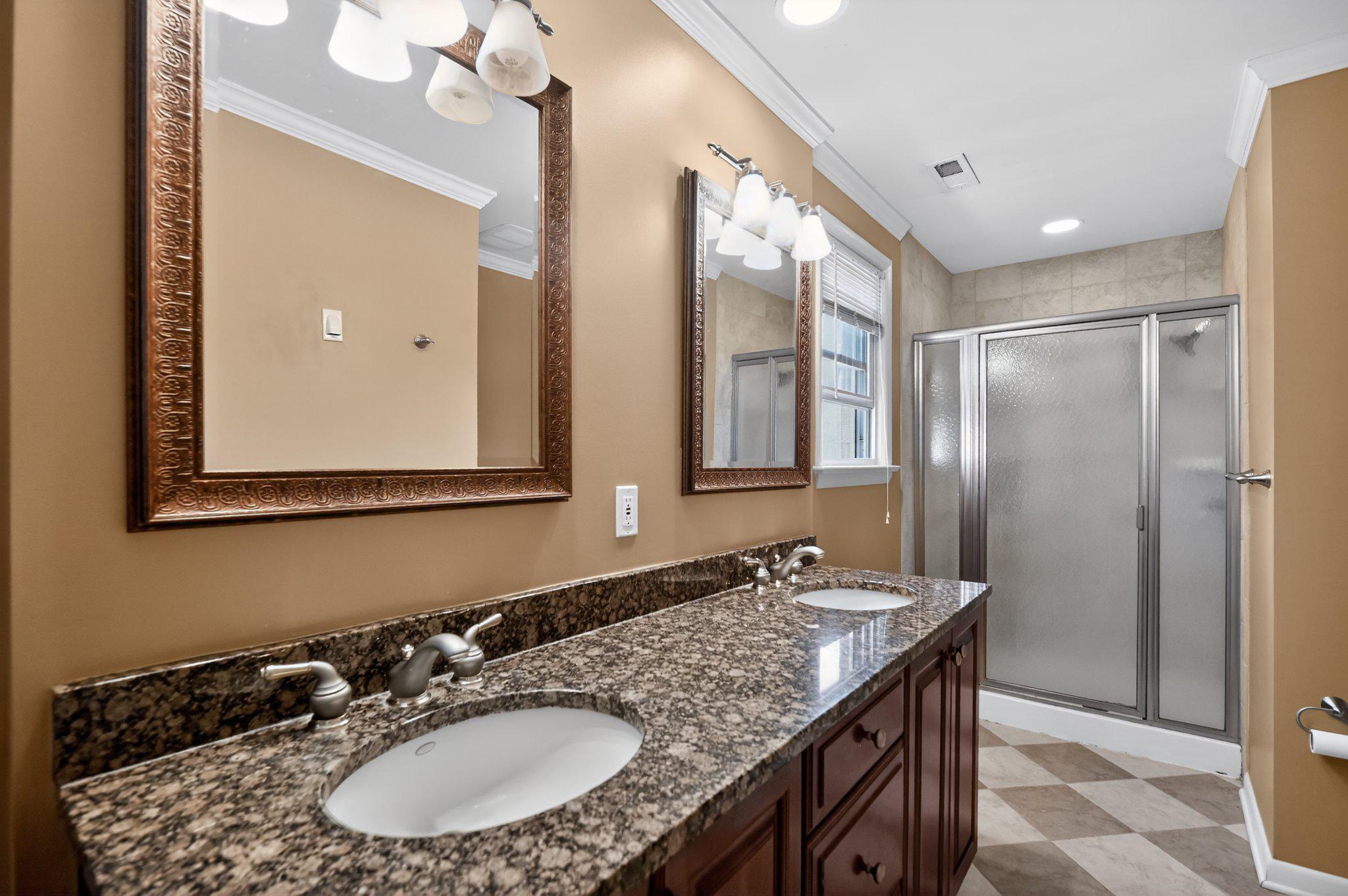 7391 Baldwin Ridge Road Warrenton, VA 20187 - Photo 9 of 31 Primary bathroom with separate walk-in shower