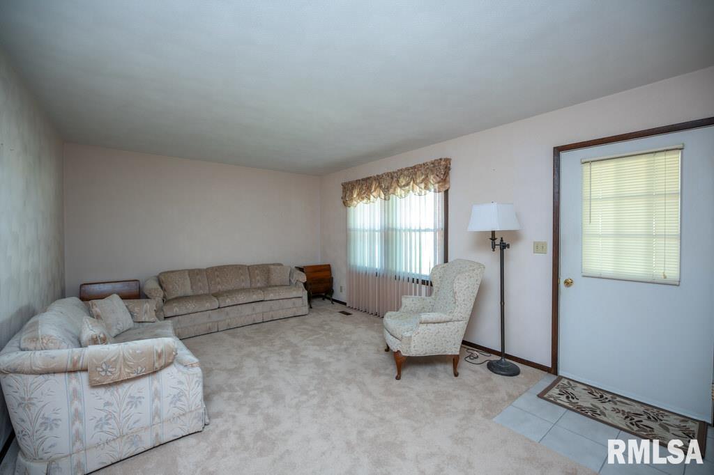 306 Sangamon Road Marquette Heights, IL 61554 - Photo 9 of 36
