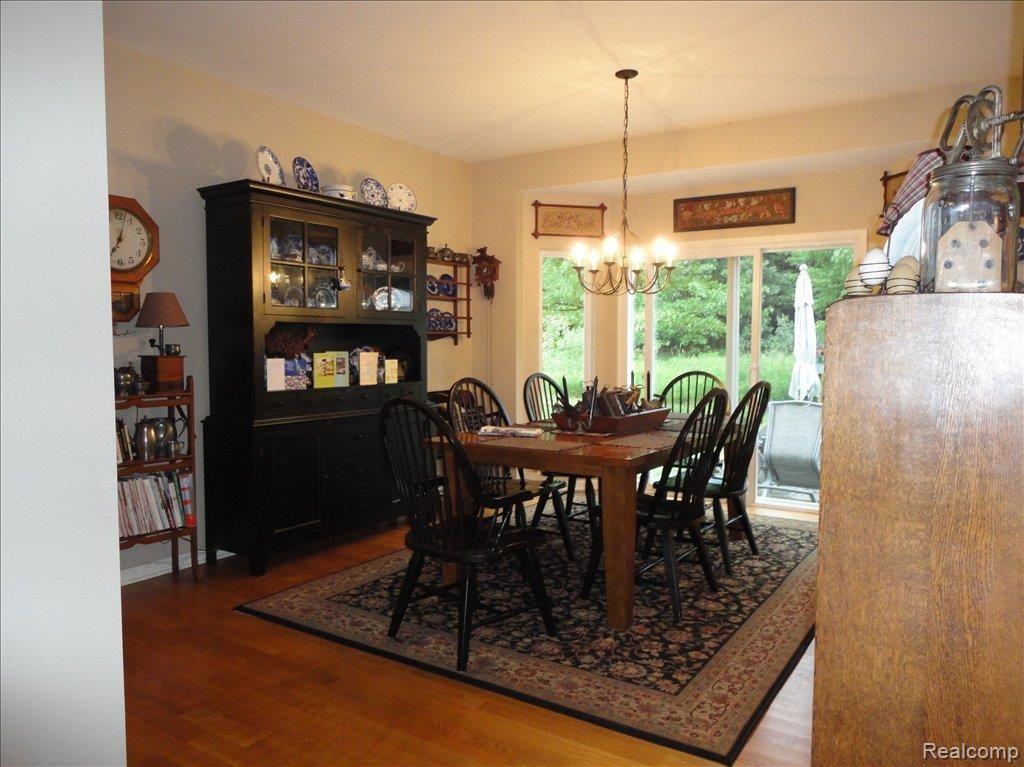 12337 Center Road Fenton, MI 48430 - Photo 4 of 6 Dining Room