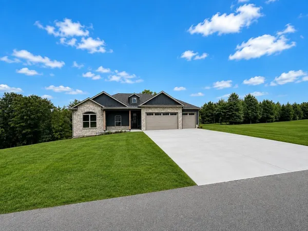 $769,900 | 25321 Silvercrest Court, Wooldridge, MO 65287