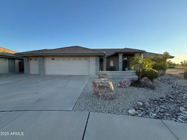 $2,600 | 11401 East Medina Avenue, Mesa, AZ 85209