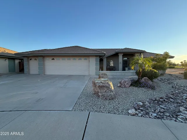 $2,600 | 11401 East Medina Avenue, Mesa, AZ 85209