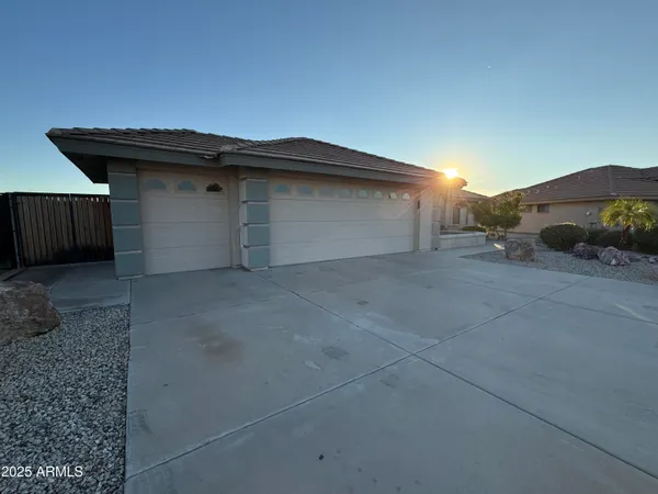 $2,600 | 11401 East Medina Avenue, Mesa, AZ 85209