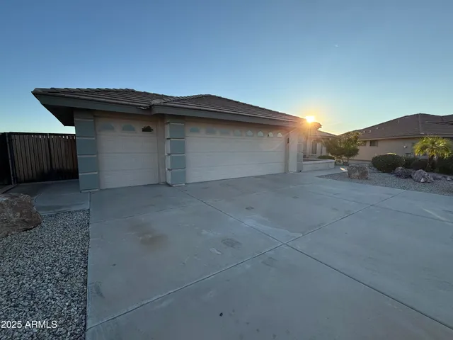 $2,600 | 11401 East Medina Avenue, Mesa, AZ 85209