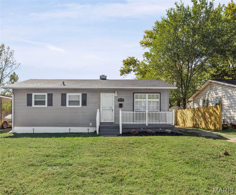 810 St Thomas Lane Cahokia, IL 62206 - Photo 2 of 25