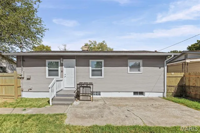 $97,000 | 810 St Thomas Lane, Cahokia, IL 62206