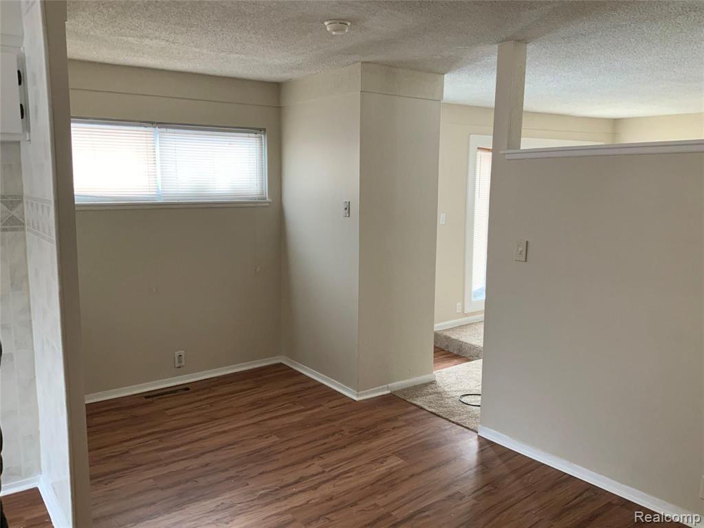1005 Hemphill Road Flint, MI 48507 - Photo 4 of 16