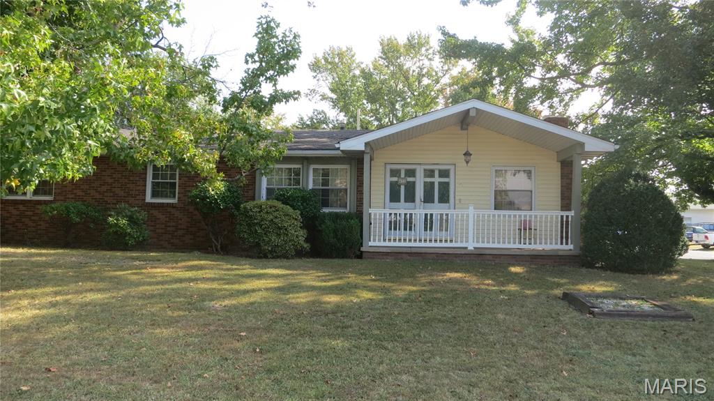 615 Texas Boulevard Bethalto, IL 62010 - Photo 1 of 27