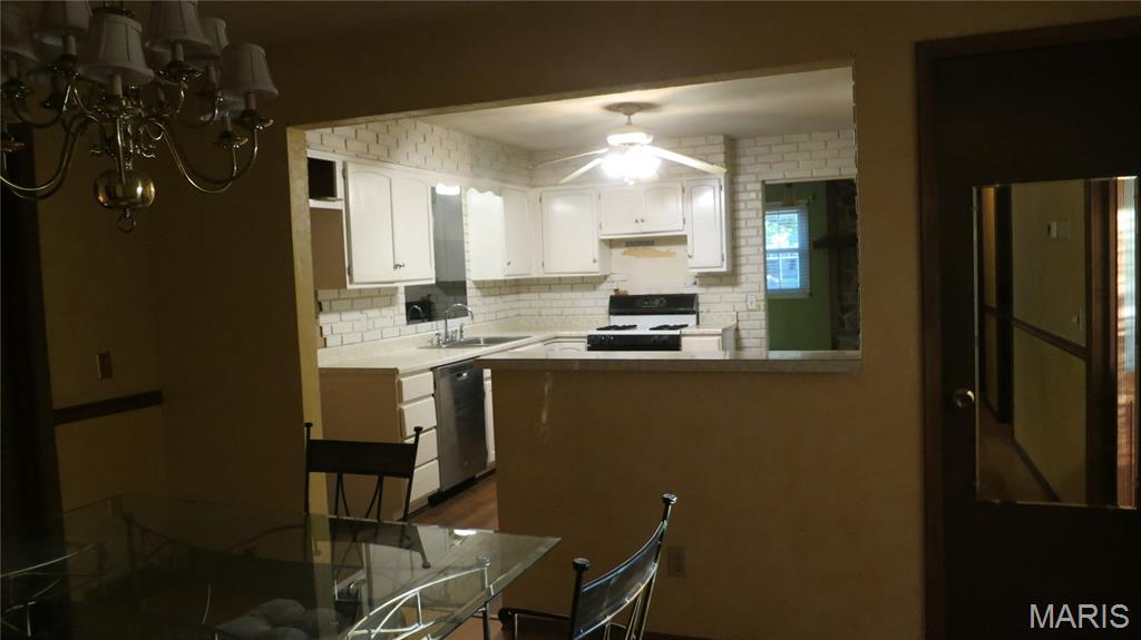 615 Texas Boulevard Bethalto, IL 62010 - Photo 9 of 27