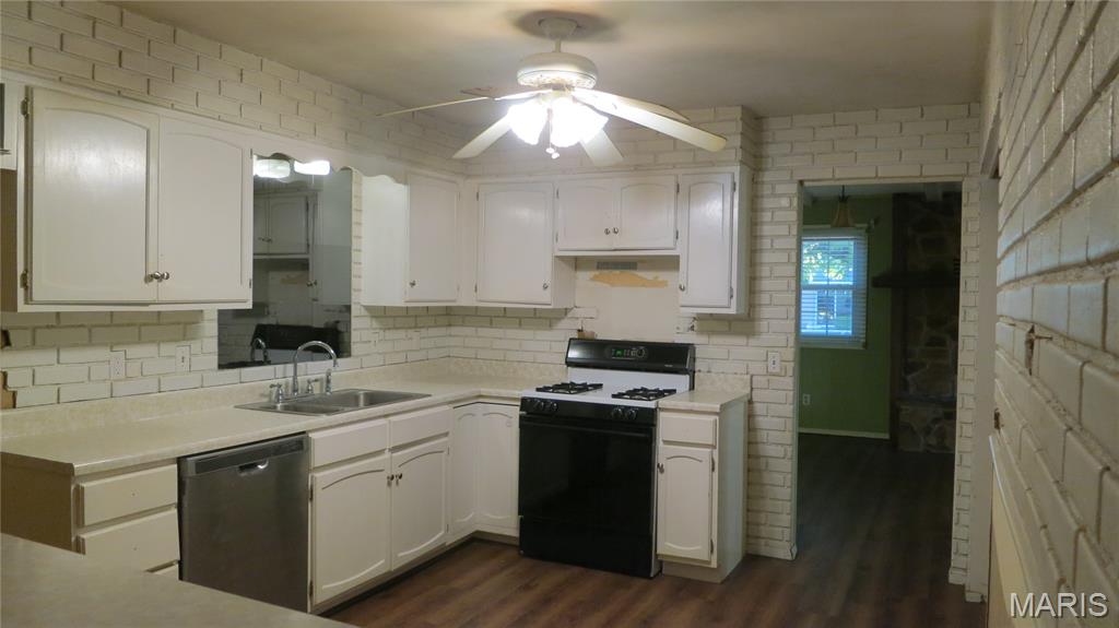 615 Texas Boulevard Bethalto, IL 62010 - Photo 10 of 27