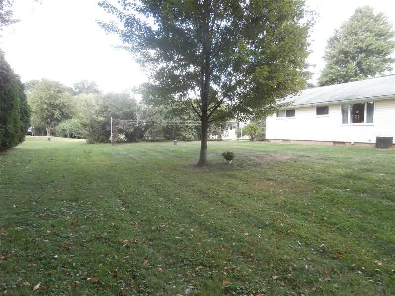 122 Bryan Street New Castle, PA 16102 - Photo 2 of 16 Yard/Garden.