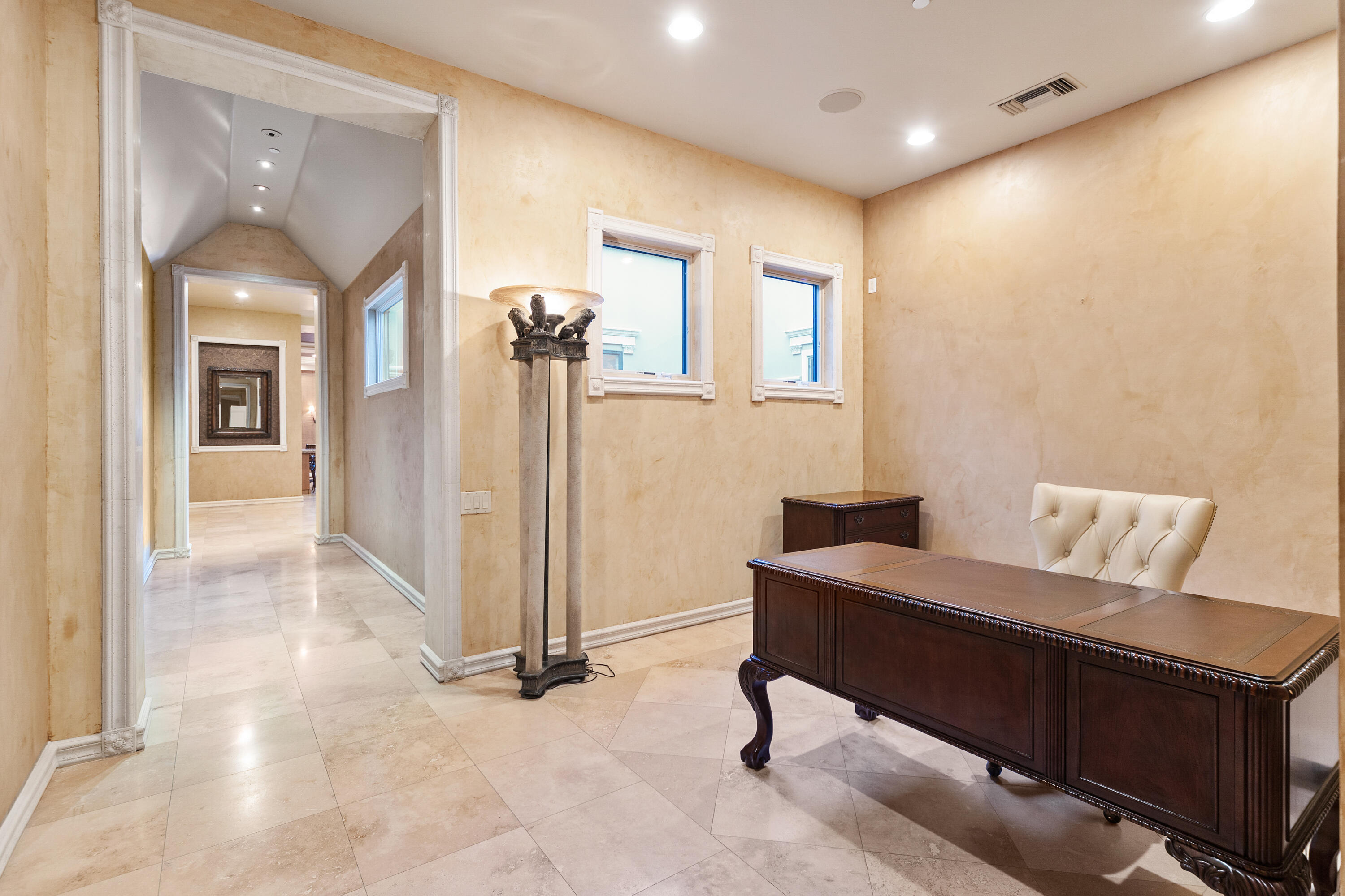217 Via Veneto Rancho Mirage, CA 92270 - Photo 27 of 66 23_10550224_143899_143899-EI-123
