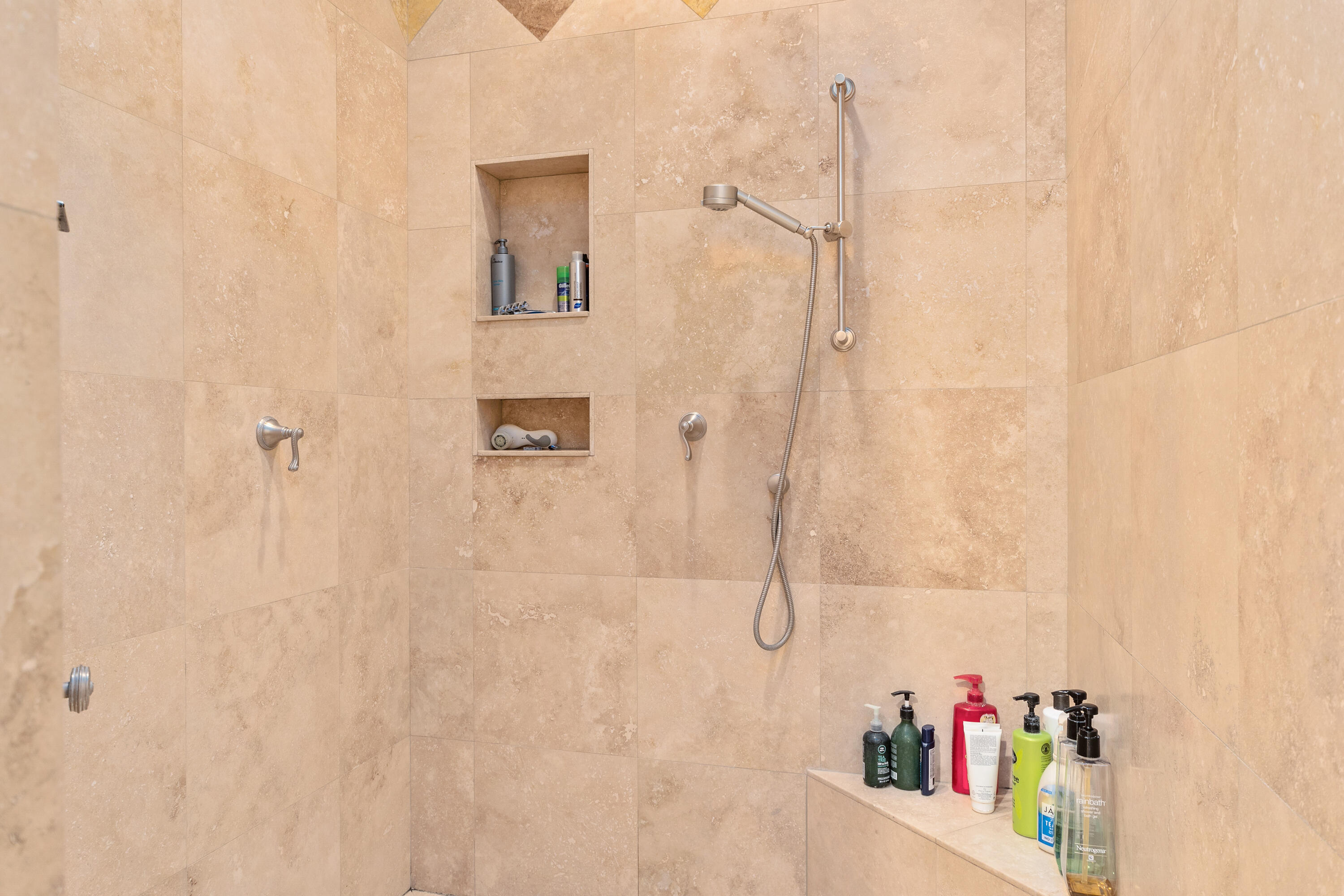 217 Via Veneto Rancho Mirage, CA 92270 - Photo 33 of 66 20_10550222_143899_143899-EI-120