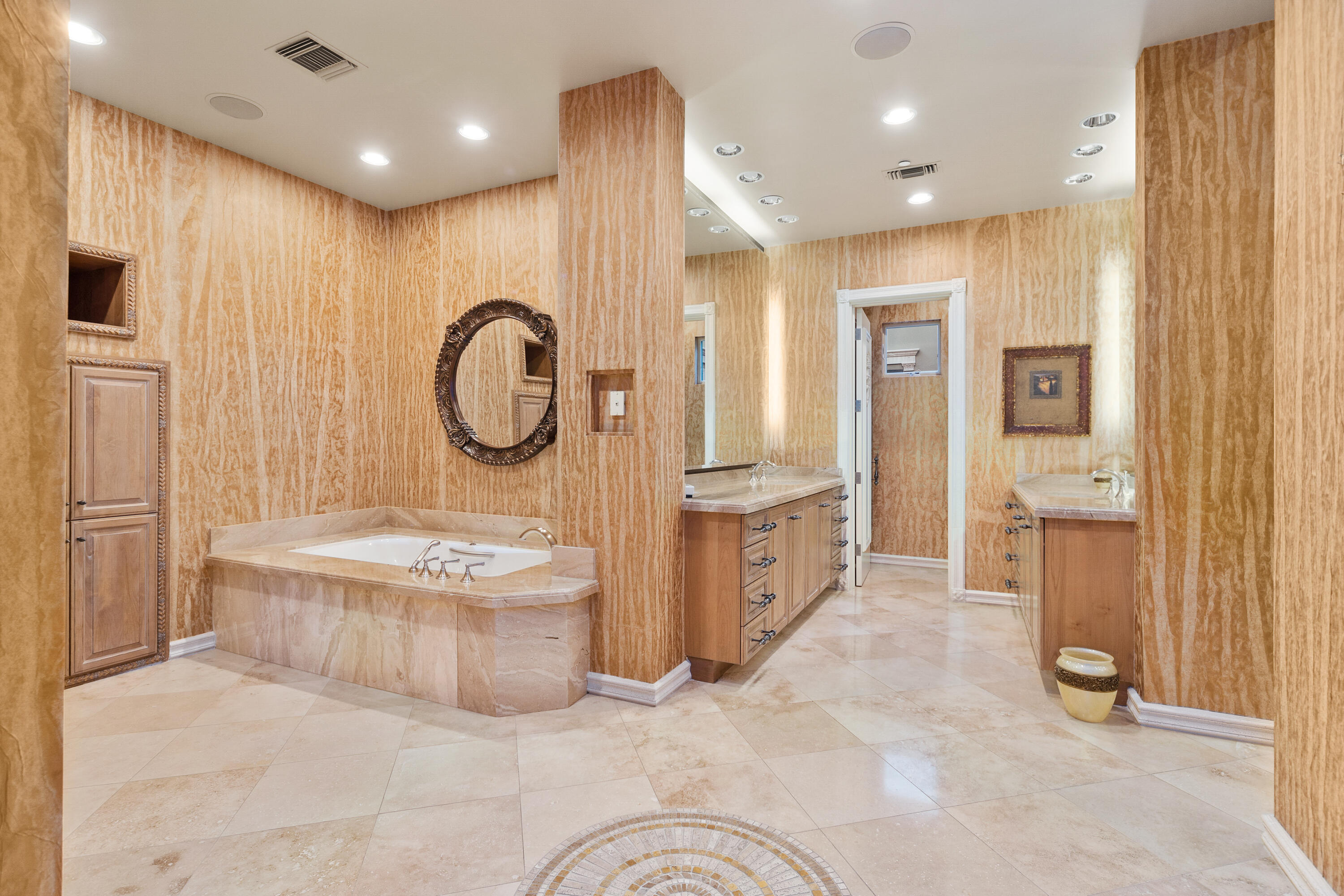 217 Via Veneto Rancho Mirage, CA 92270 - Photo 5 of 66 19_10550221_143899_143899-EI-119