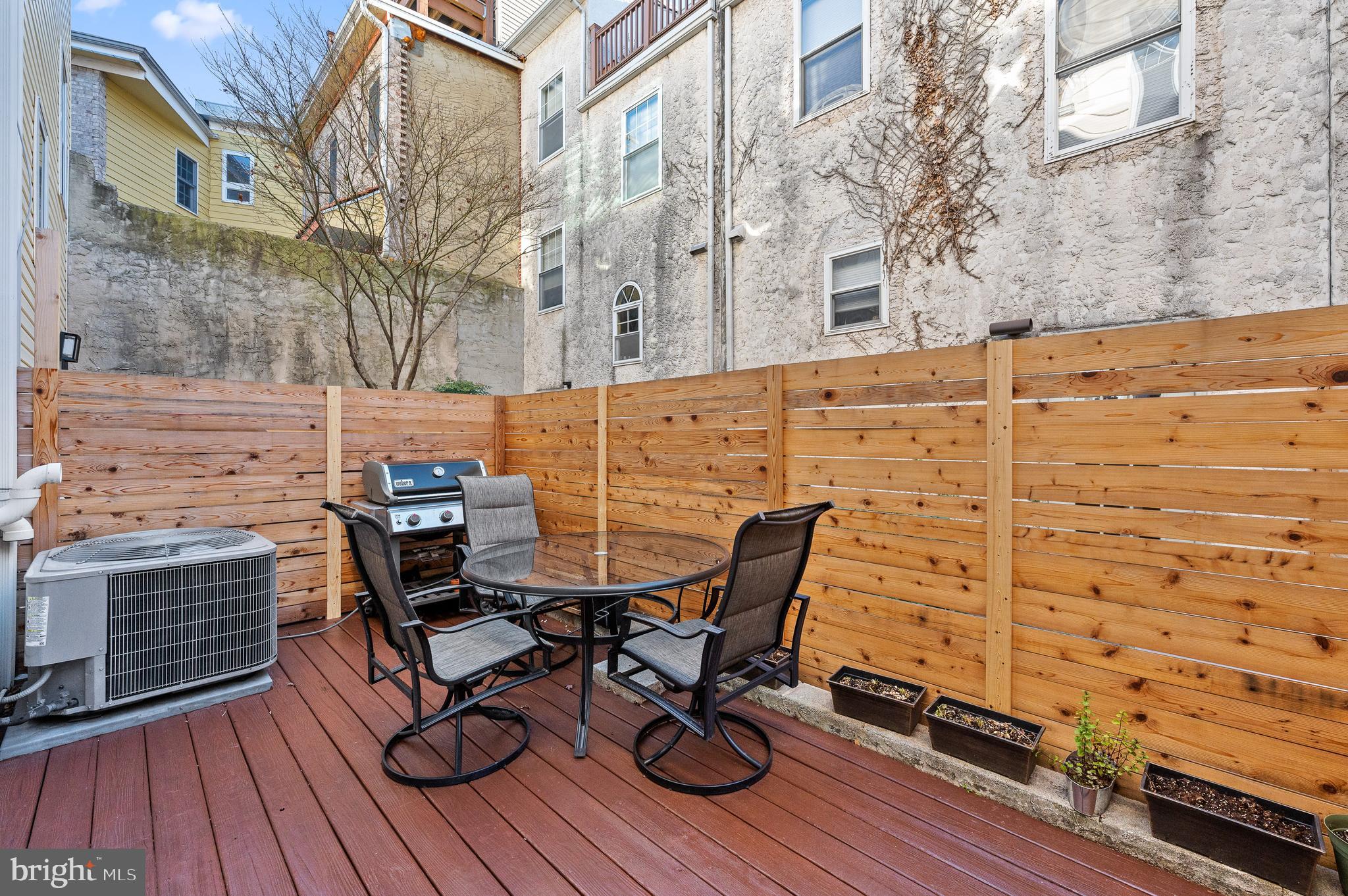 612 Queen Street Philadelphia, PA 19147 - Photo 14 of 40 Rear Patio/Deck