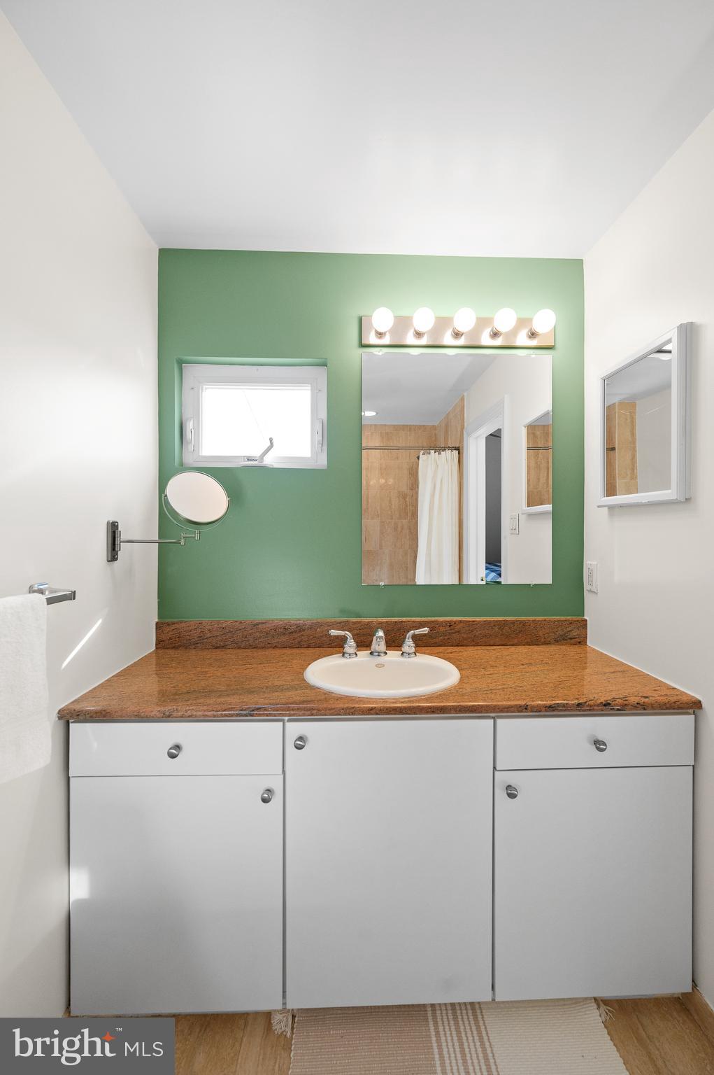 612 Queen Street Philadelphia, PA 19147 - Photo 22 of 40 Primary Suite - Bathroom