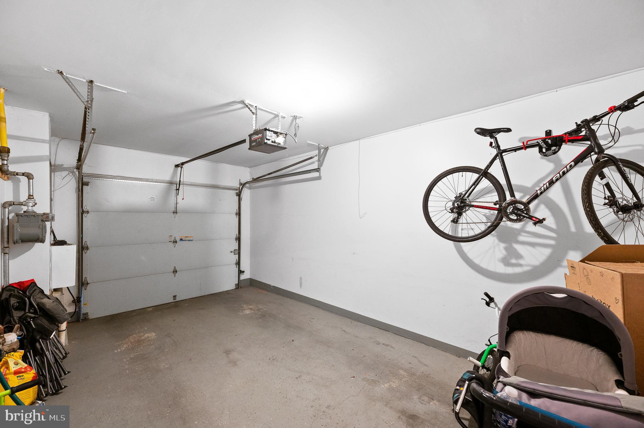 612 Queen Street Philadelphia, PA 19147 - Photo 34 of 40 Garage