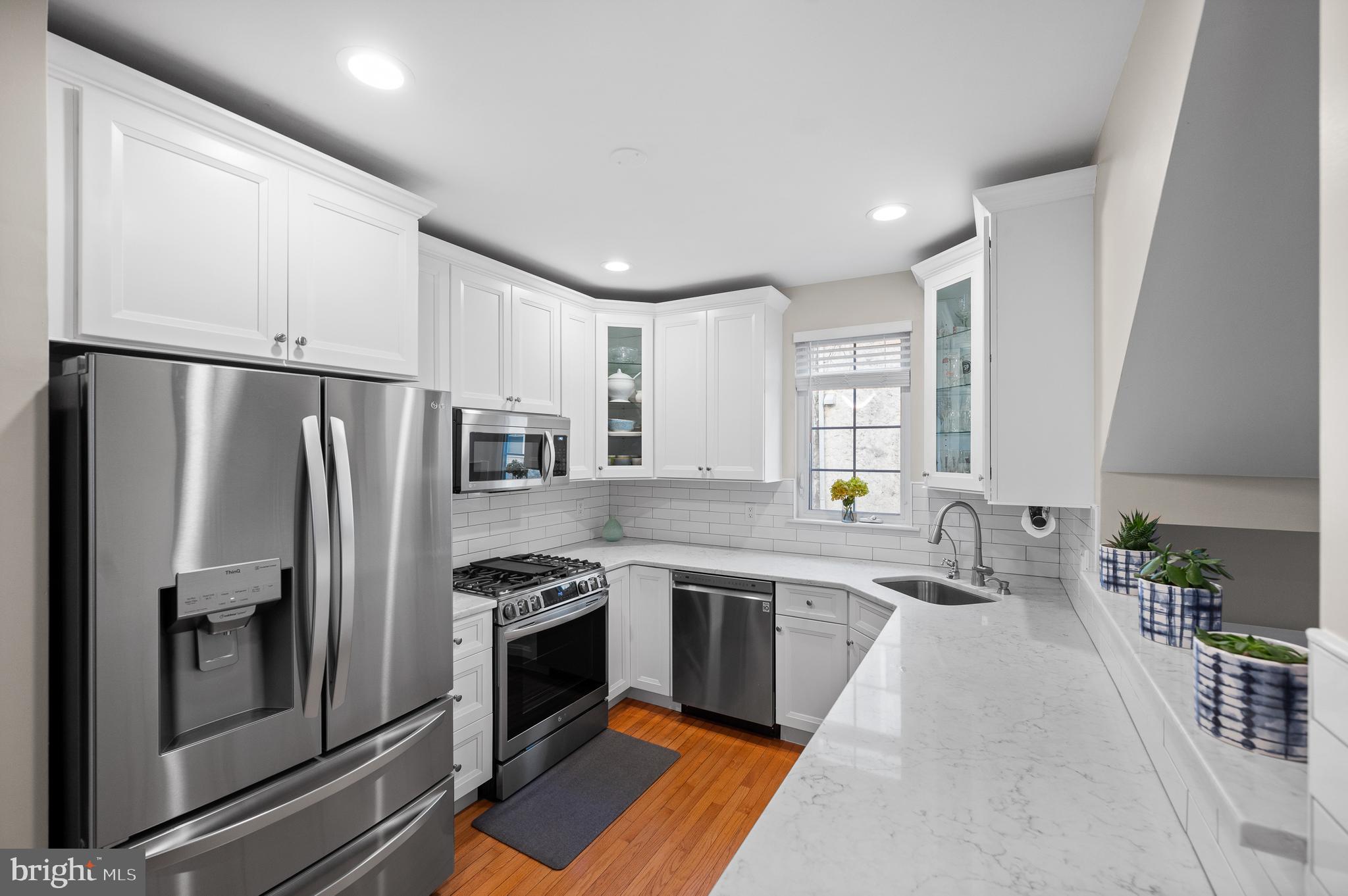 612 Queen Street Philadelphia, PA 19147 - Photo 7 of 40 Kitchen