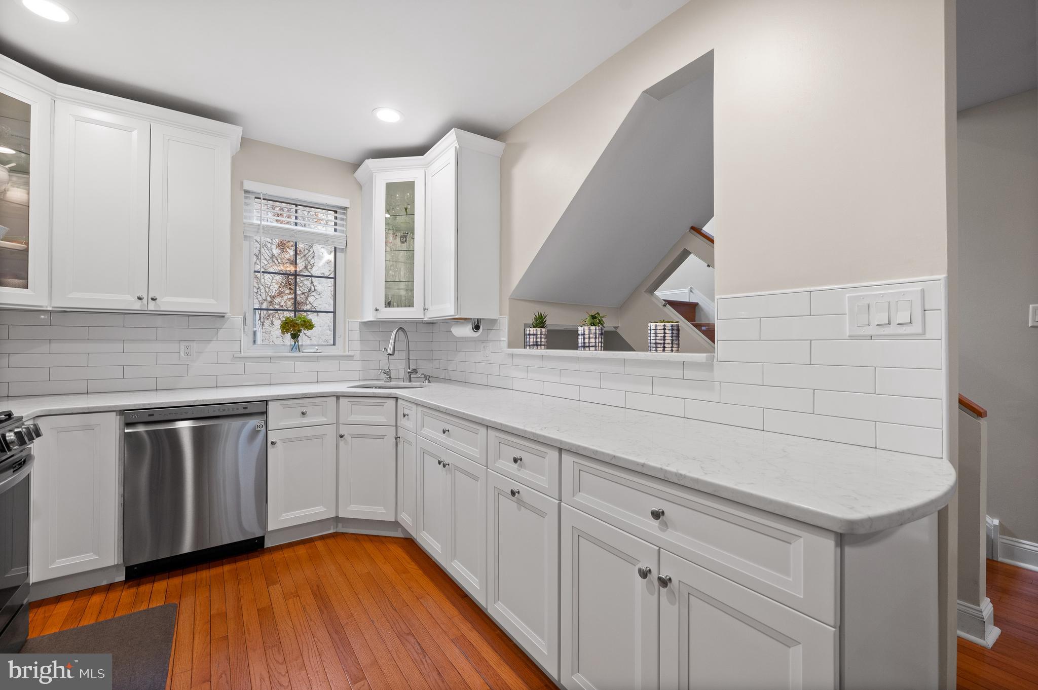 612 Queen Street Philadelphia, PA 19147 - Photo 8 of 40 Kitchen