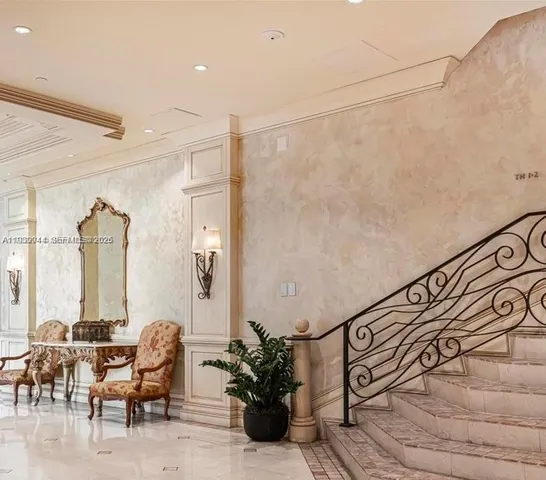 $6,000 | 19707 Turnberry Way, Unit 20L, Aventura, FL 33180