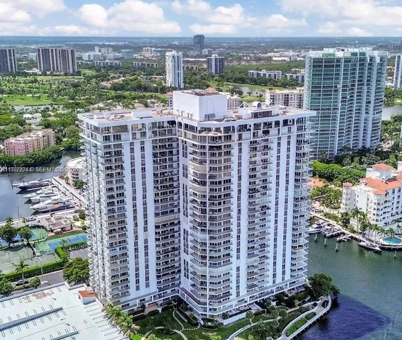 $6,000 | 19707 Turnberry Way, Unit 20L, Aventura, FL 33180