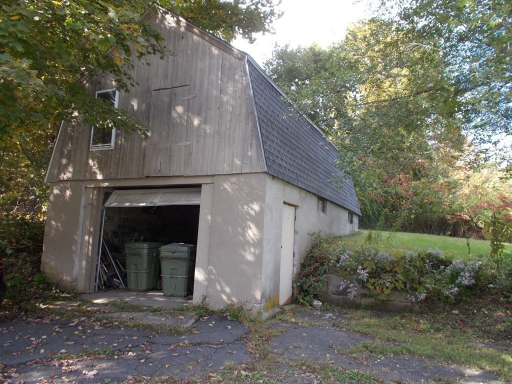 45 Reservoir Road Northampton, MA 01053 - Photo 5 of 6