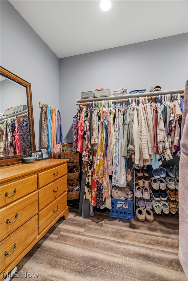 3098 Huntcliffe Road Northeast Canton, OH 44721 - Photo 22 of 45 Primary walk in closet