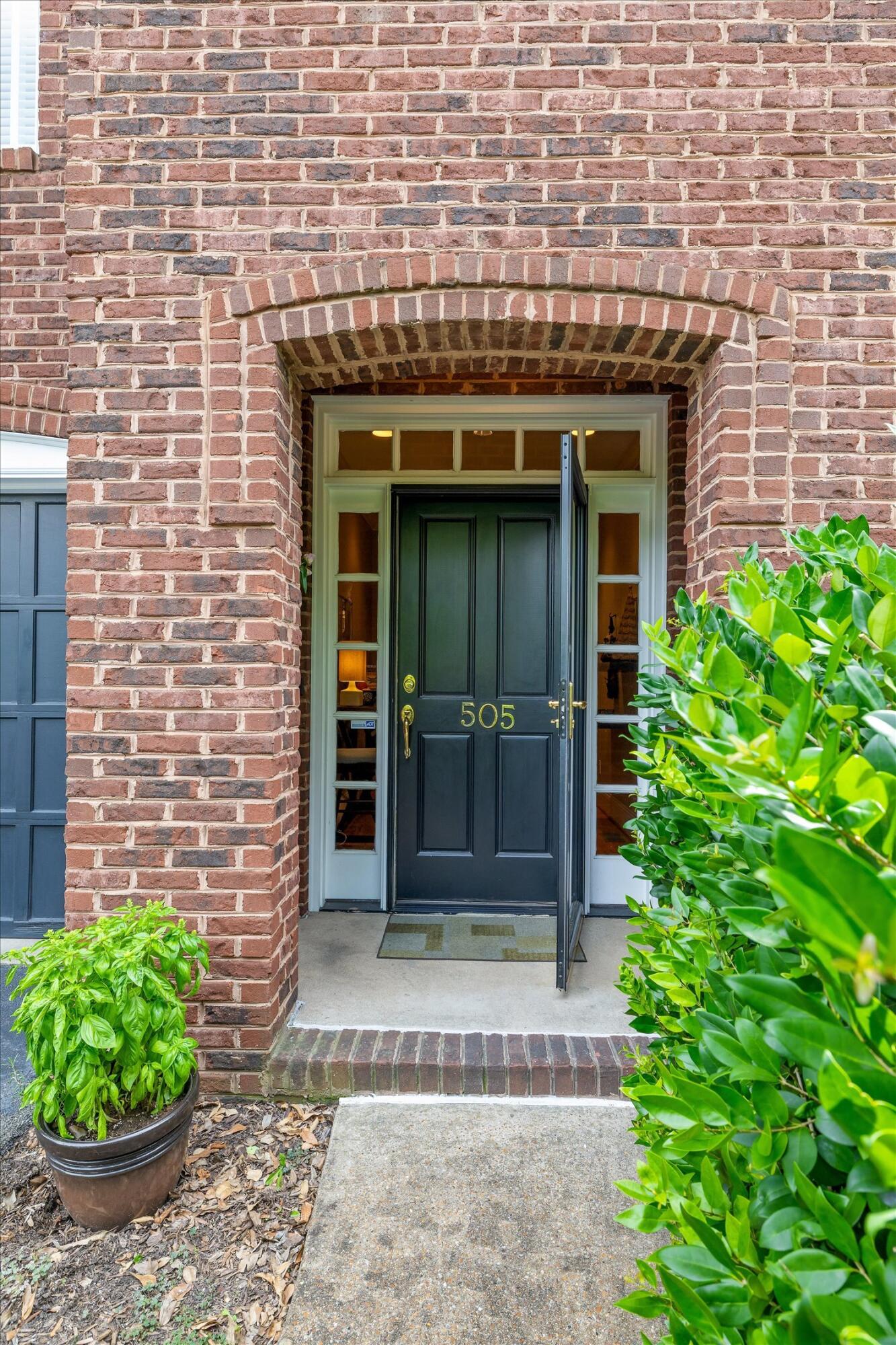 505 Lindsay Court Chattanooga, TN 37403 - Photo 5 of 60 05-505 Lindsay Ct-56