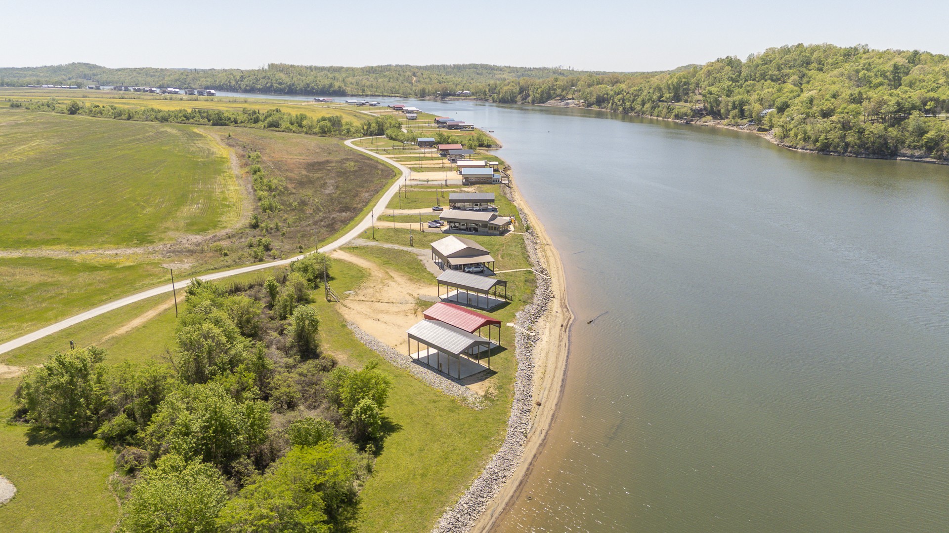 2271 Hardin Bottom River Road Clifton, TN 38425 - Photo 10 of 31 a view of a lake
