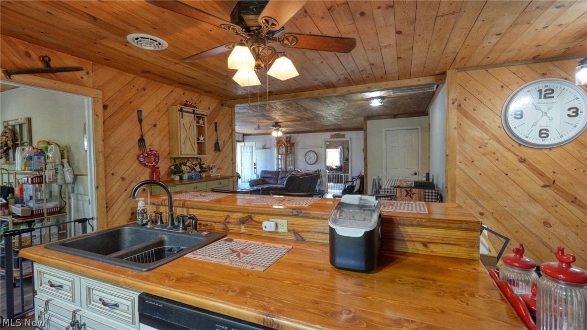 70535 Hopewell Road Cambridge, OH 43725 - Photo 15 of 50