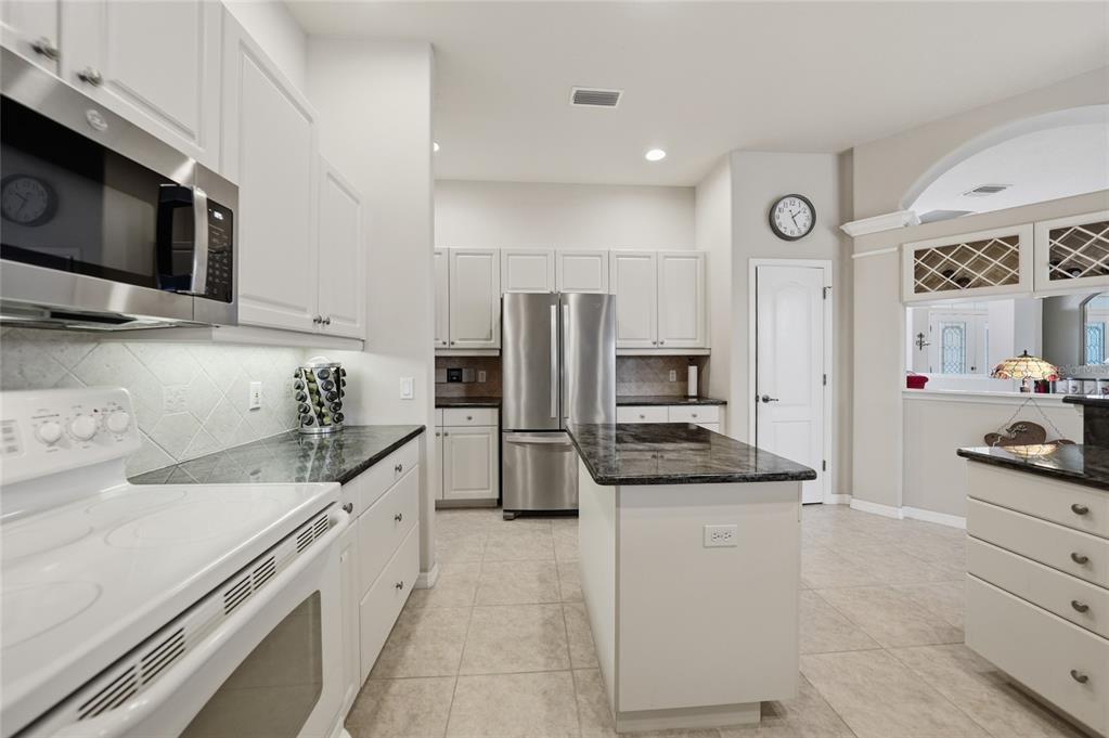 176 Medalist Road Rotonda West, FL 33947 - Photo 4 of 28