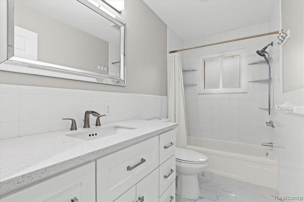 2627 Longview Avenue Rochester, MI 48307 - Photo 14 of 35
