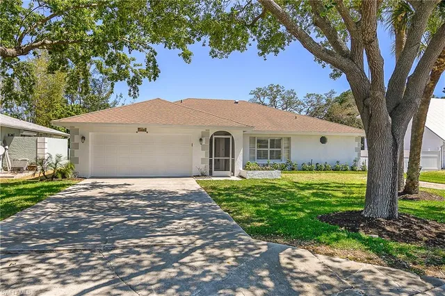 $775,000 | 2560 11th Circle, Naples, FL 34103