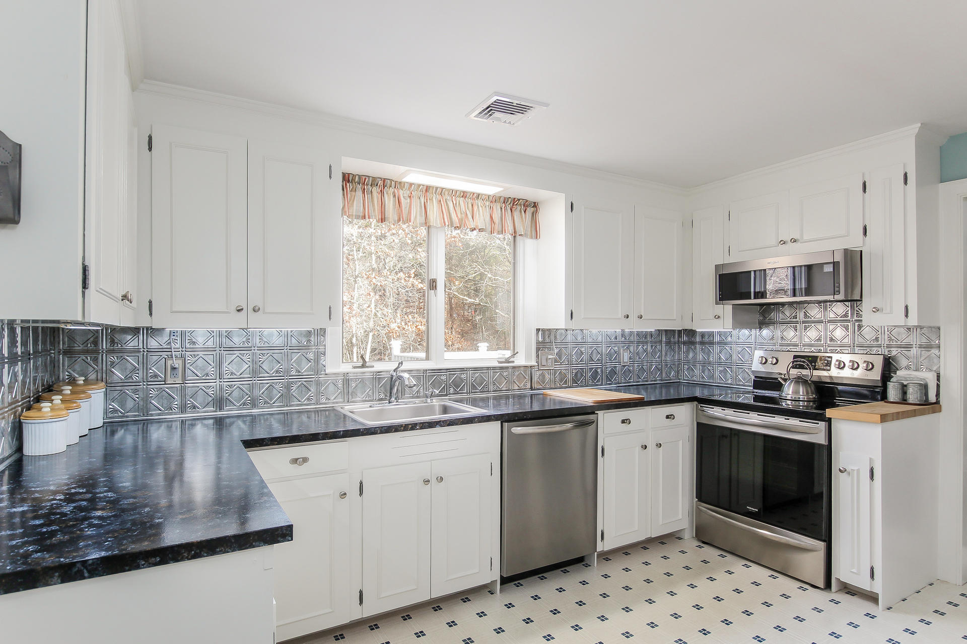 14 Gorham Lane Centerville, MA 02632 - Photo 10 of 28 009-photo-kitchen-6589630