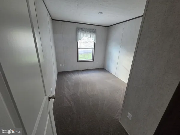 a view of empty room with window