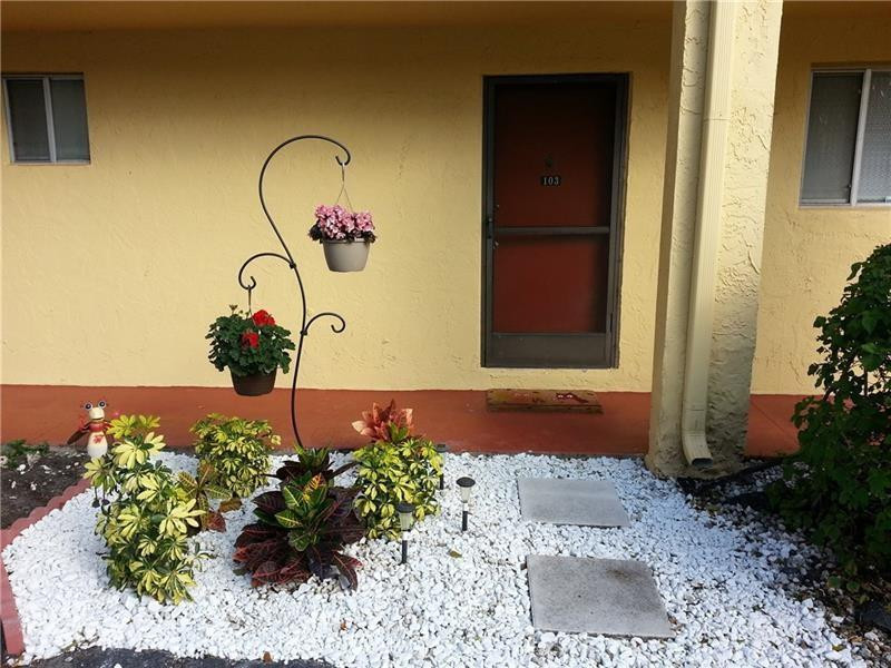 824 Southwest 9th St Circle, Unit 103 Boca Raton, FL 33486 - Photo 2 of 19 Photo 2