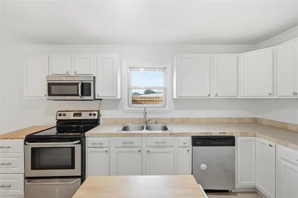 $1,750 | 418 Russell Street, White Settlement, TX 76108