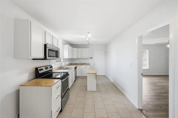 $1,750 | 418 Russell Street, White Settlement, TX 76108