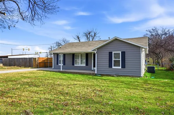 $1,750 | 418 Russell Street, White Settlement, TX 76108