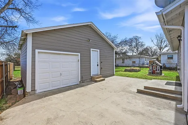 $1,750 | 418 Russell Street, White Settlement, TX 76108