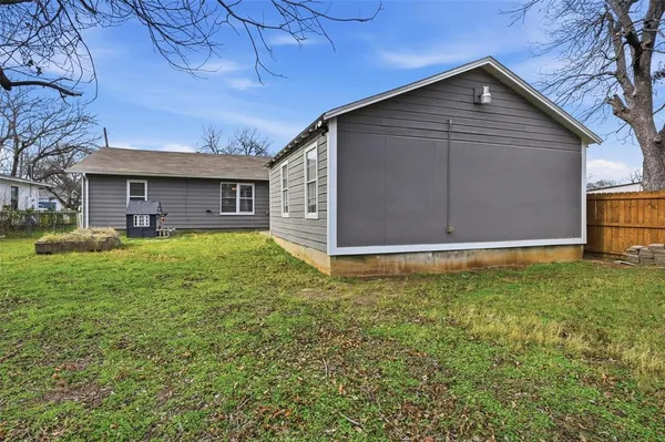 $1,750 | 418 Russell Street, White Settlement, TX 76108